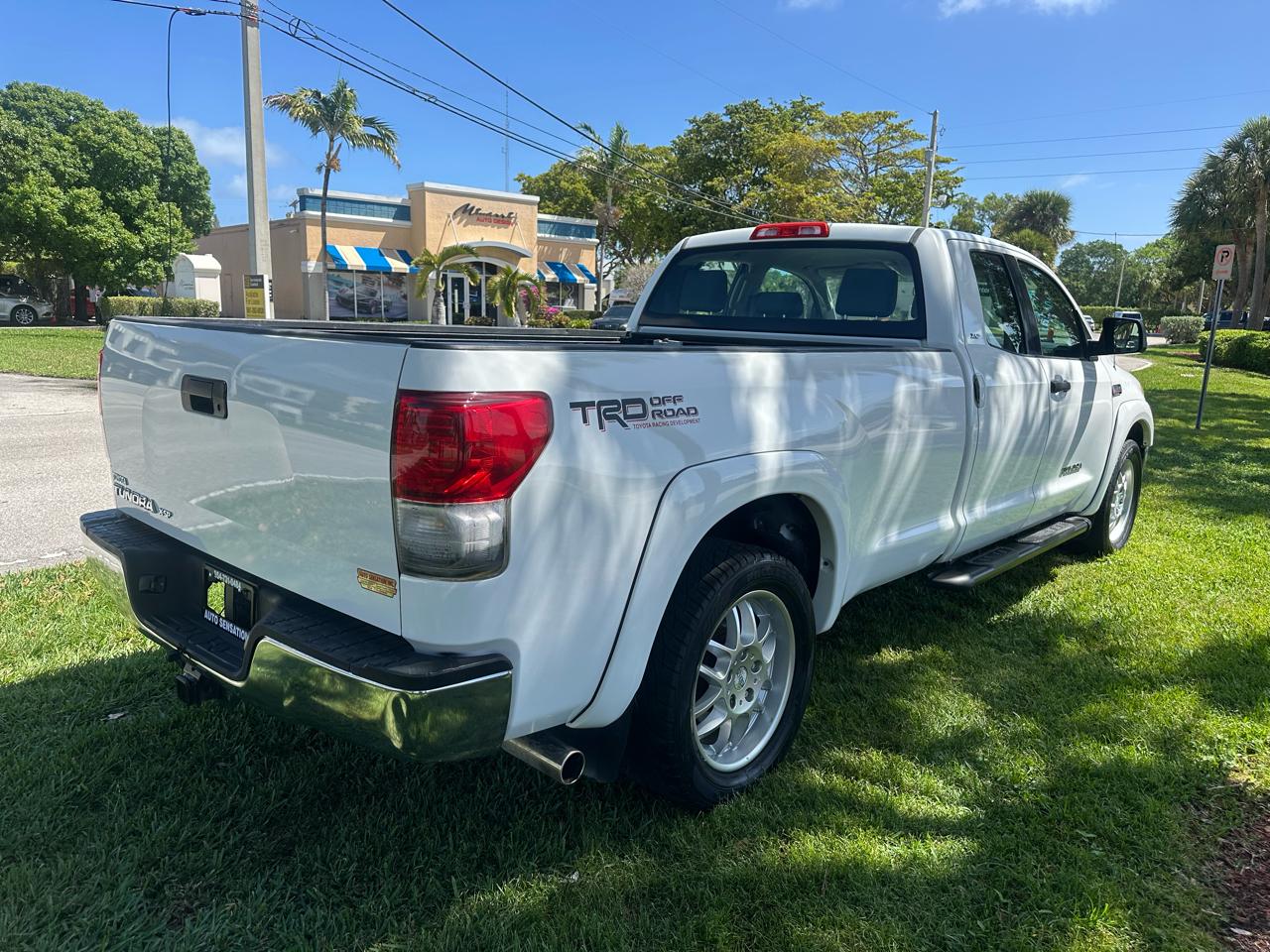 Toyota Tundra 2WD CrewMax 145.7" 5.7L SR5 (Natl) 2010