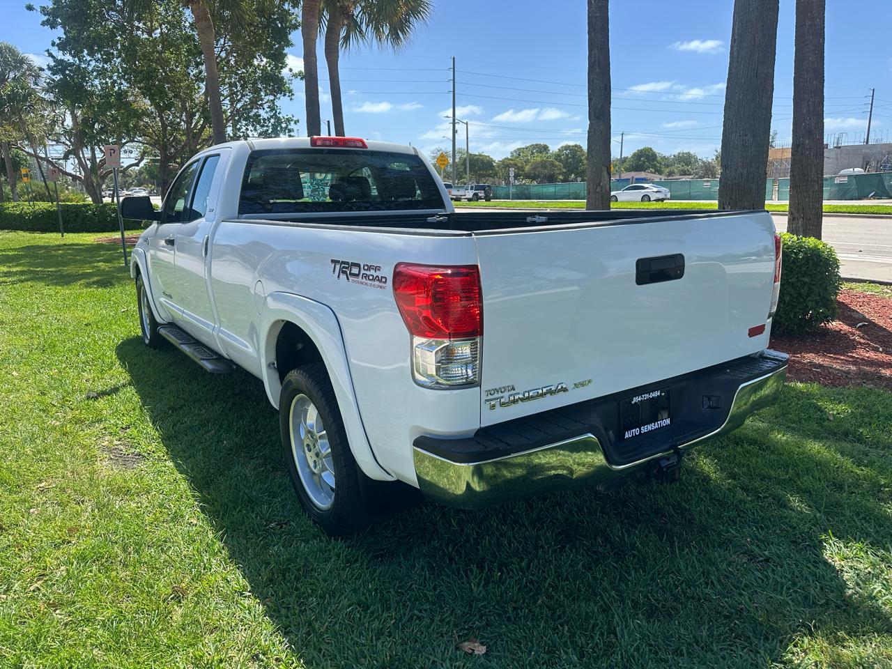 Toyota Tundra 2WD CrewMax 145.7" 5.7L SR5 (Natl) 2010