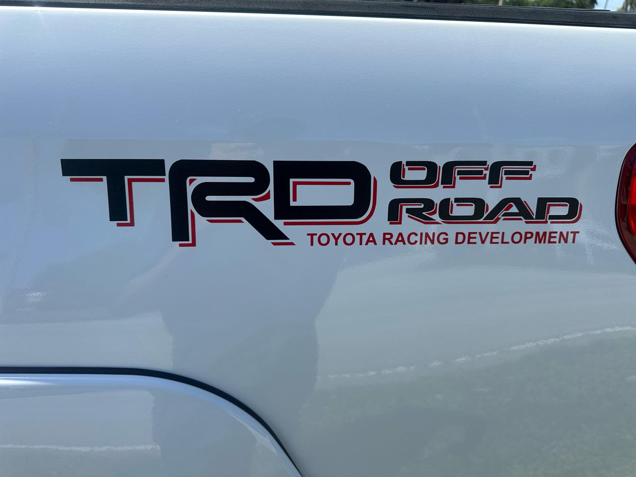 Toyota Tundra 2WD CrewMax 145.7" 5.7L SR5 (Natl) 2010