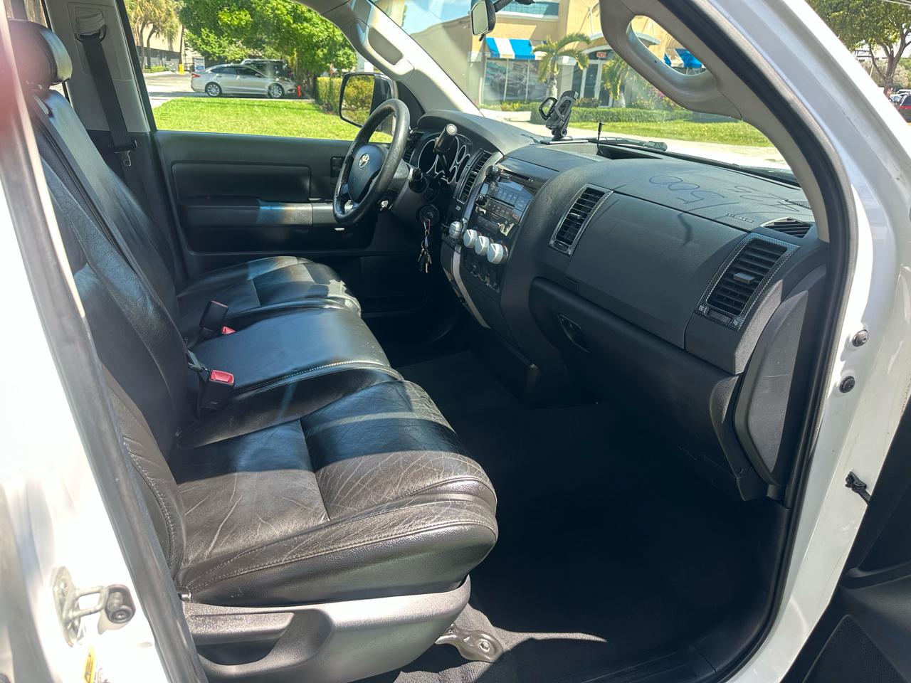 Toyota Tundra 2WD CrewMax 145.7" 5.7L SR5 (Natl) 2010