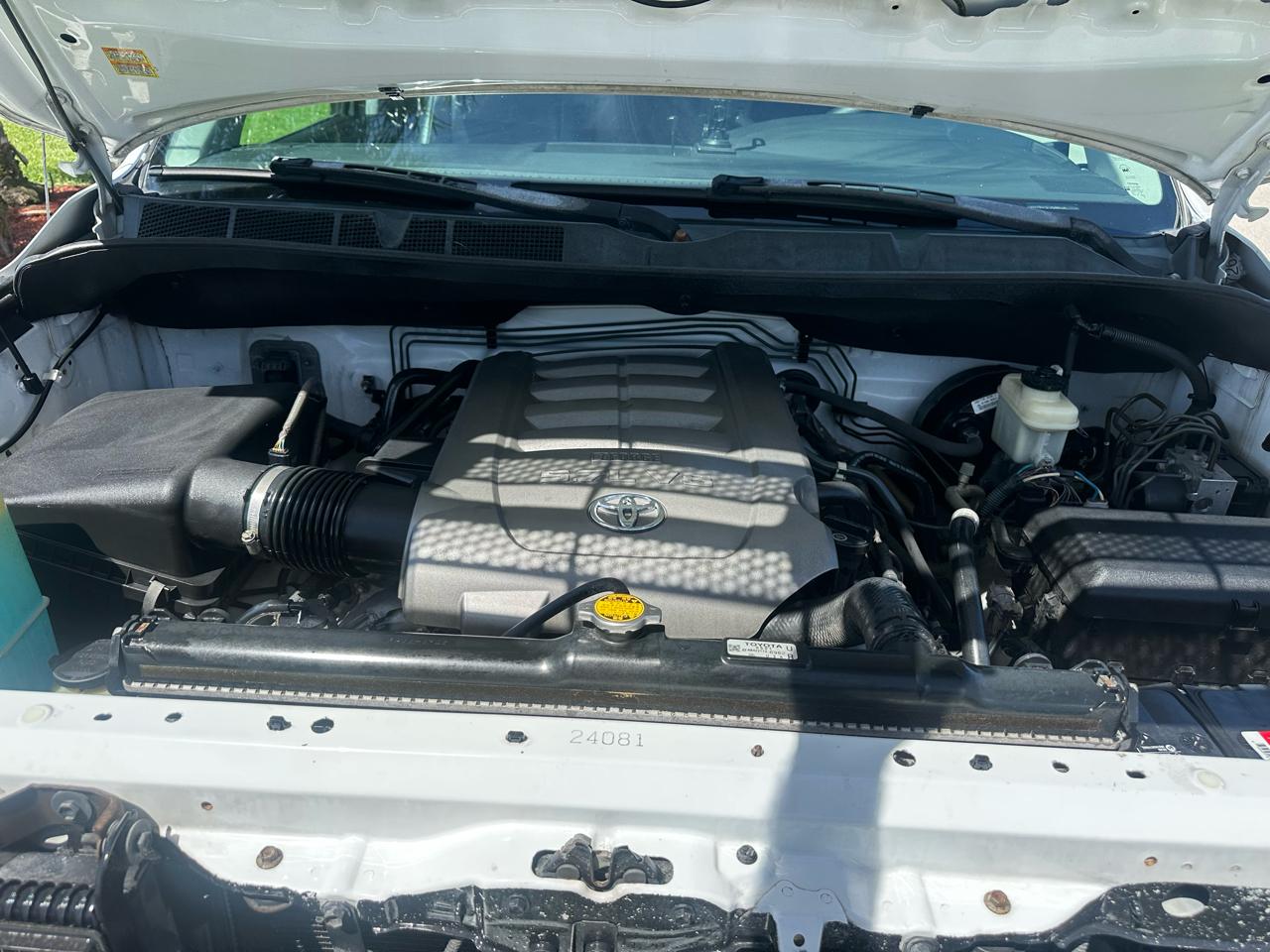 Toyota Tundra 2WD CrewMax 145.7" 5.7L SR5 (Natl) 2010