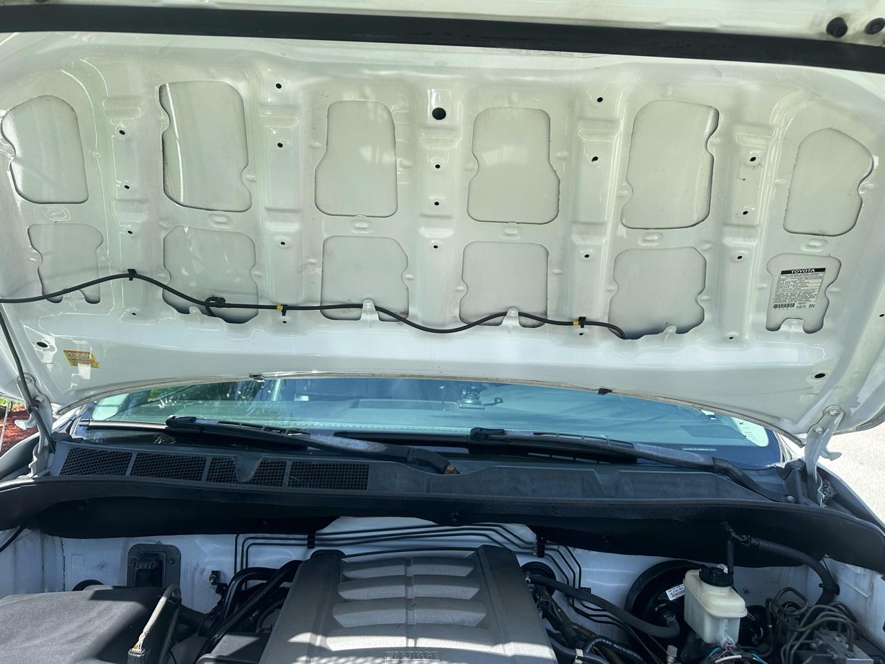 Toyota Tundra 2WD CrewMax 145.7" 5.7L SR5 (Natl) 2010