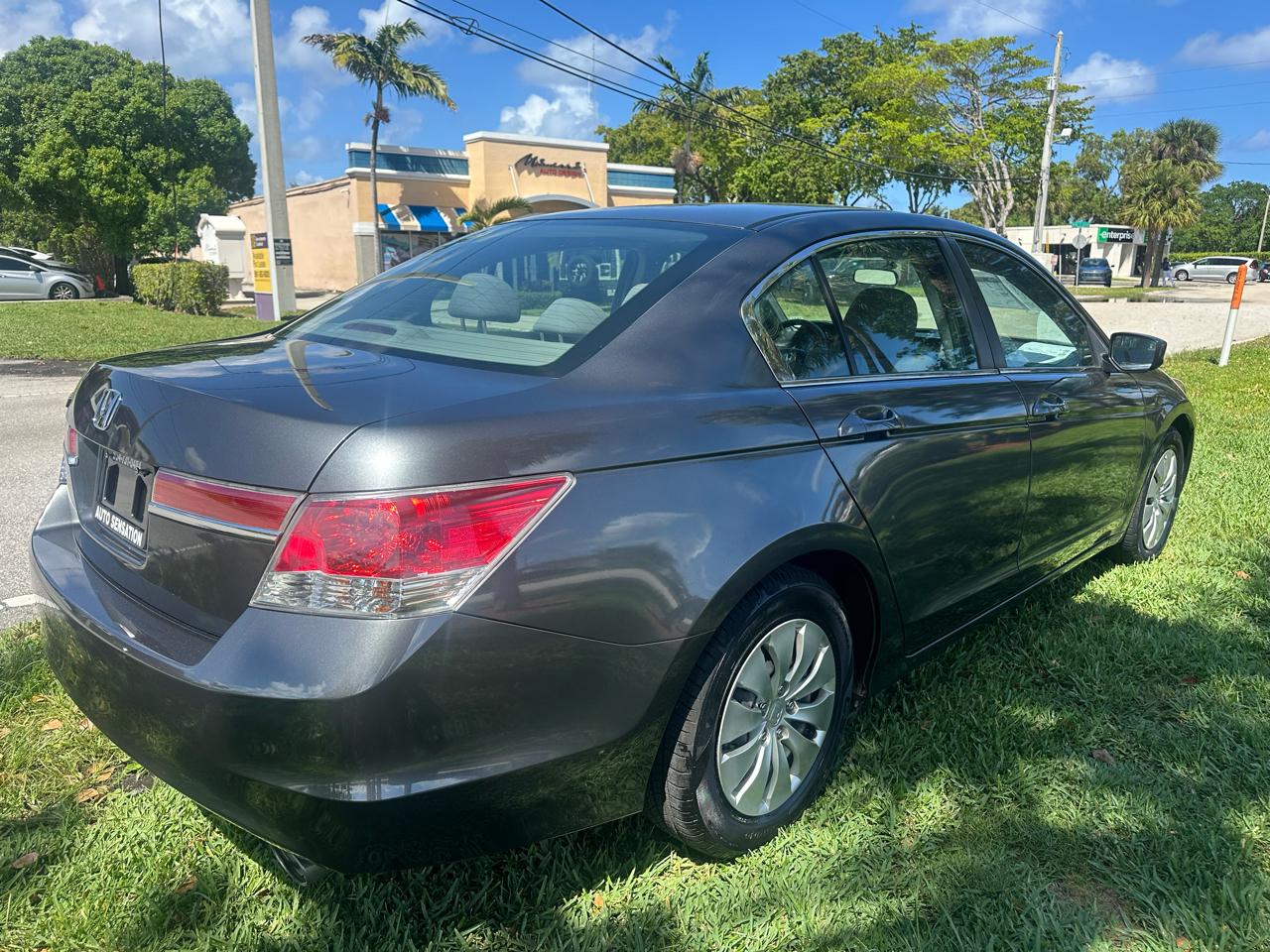 Honda Accord LX sedan AT 2011