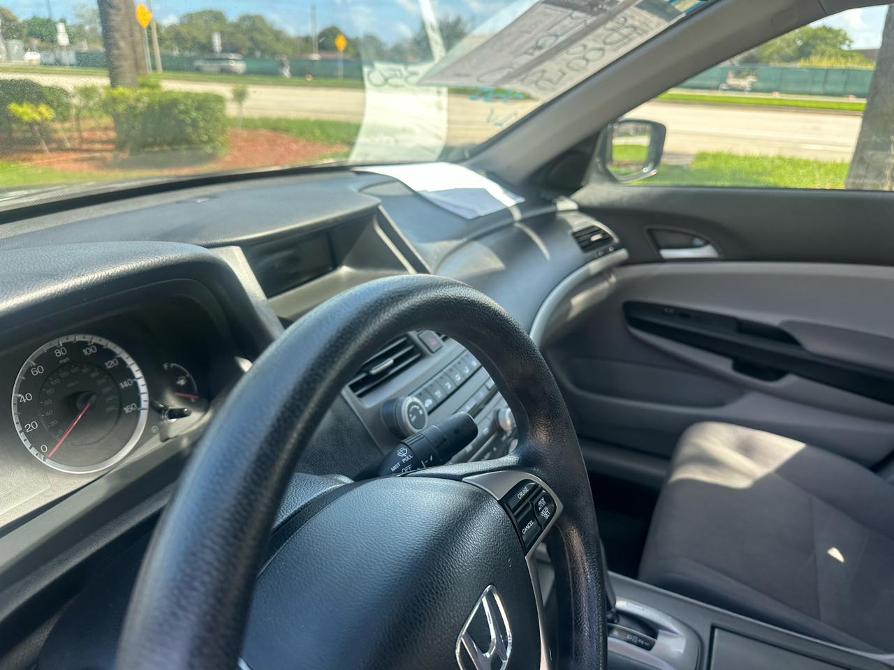 Honda Accord LX sedan AT 2011