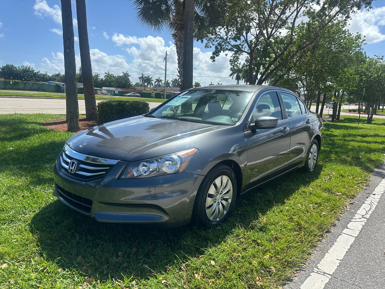 Honda Accord LX sedan AT 2011