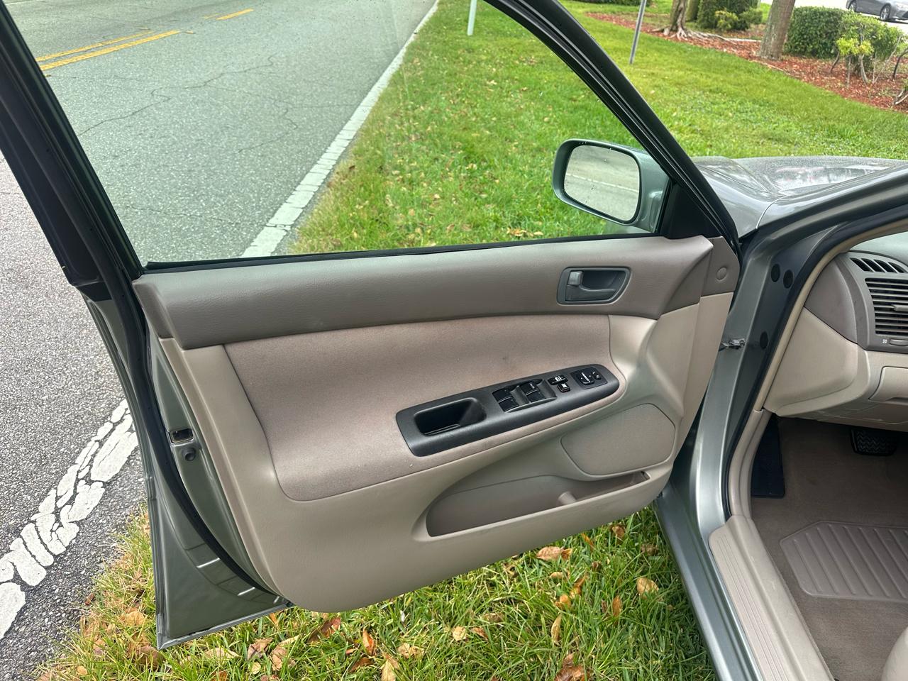 Toyota Camry LE 2005