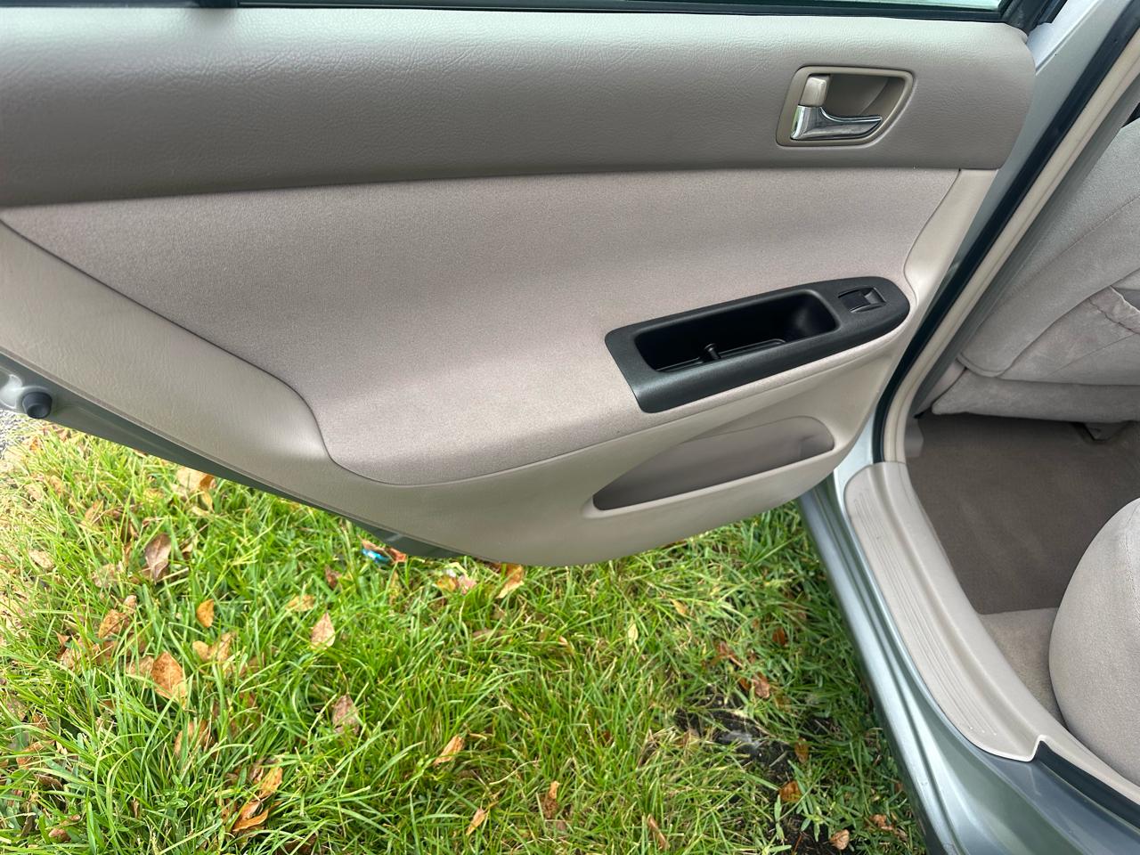 Toyota Camry LE 2005