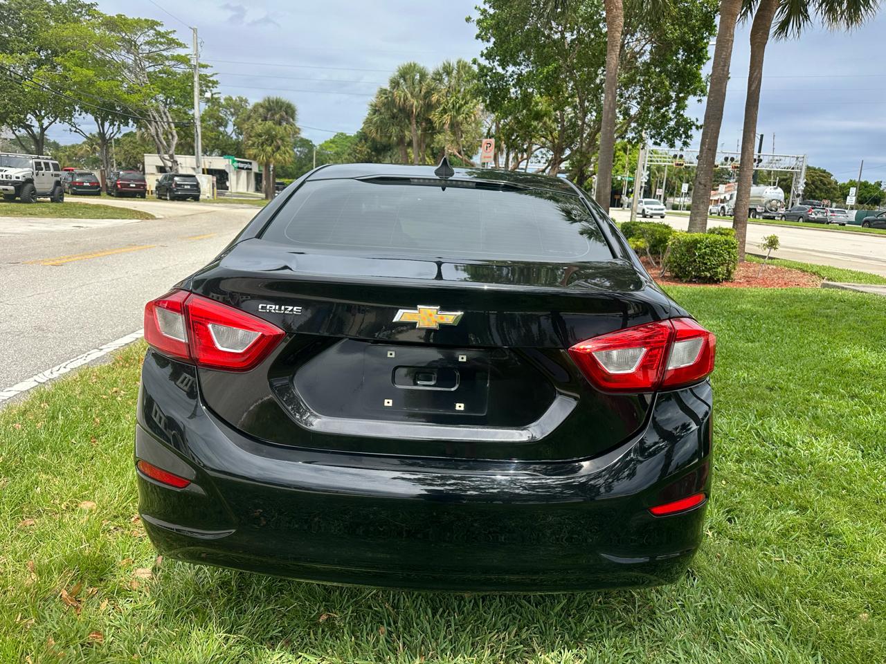 Chevrolet Cruze LS Auto 2018