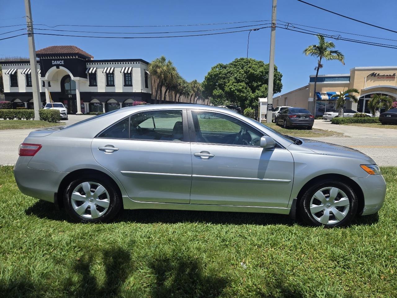 Toyota Camry 2014.5 4dr Sdn I4 Auto LE (Natl) 2009