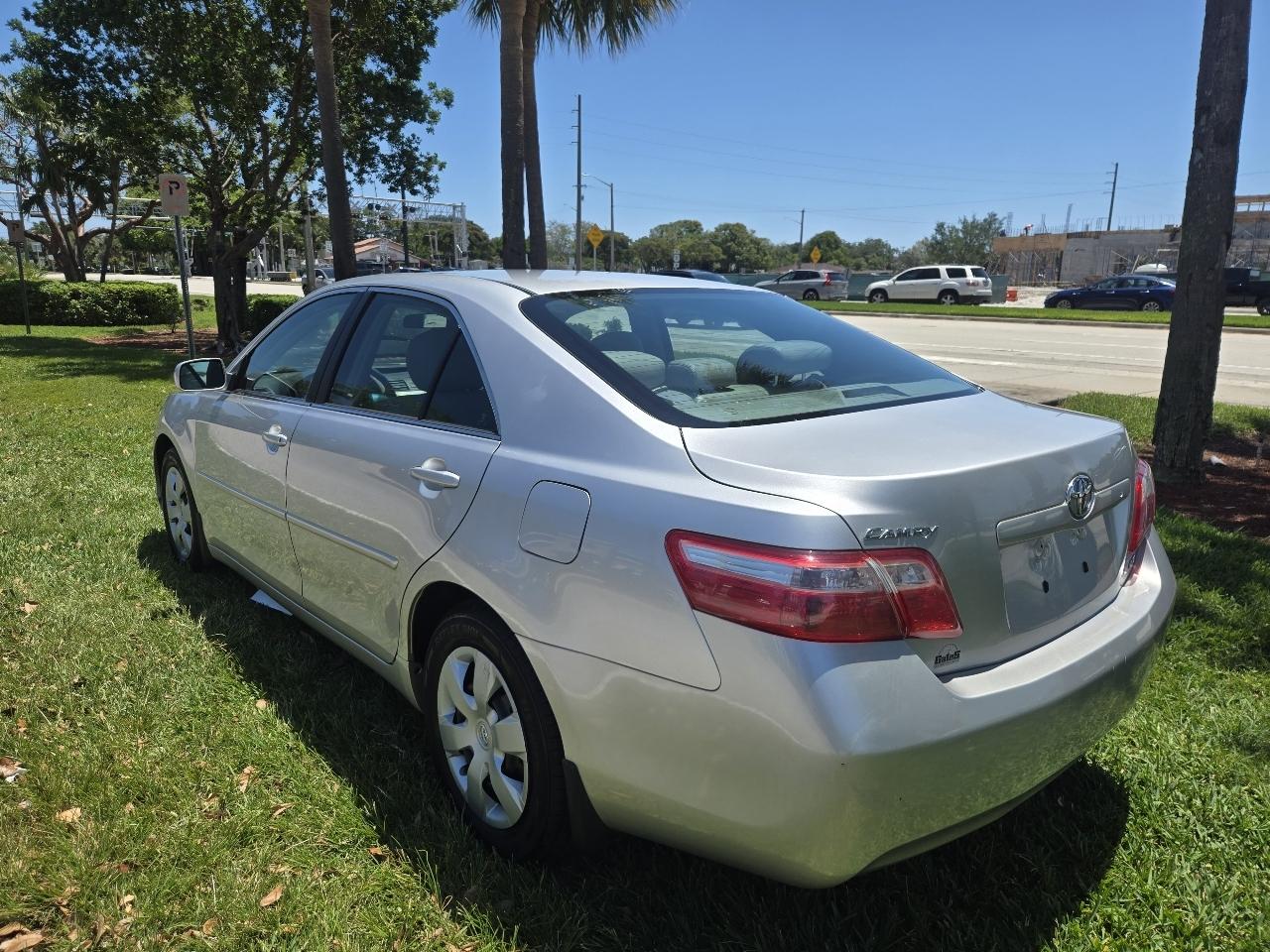 Toyota Camry 2014.5 4dr Sdn I4 Auto LE (Natl) 2009