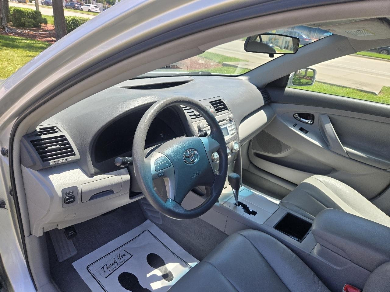 Toyota Camry 2014.5 4dr Sdn I4 Auto LE (Natl) 2009