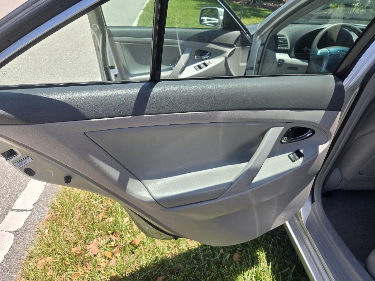 Toyota Camry 2014.5 4dr Sdn I4 Auto LE (Natl) 2009