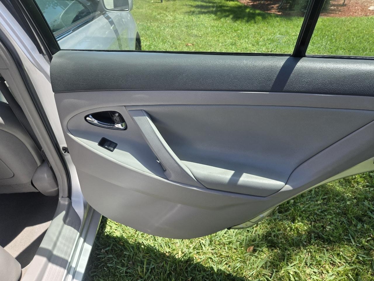 Toyota Camry 2014.5 4dr Sdn I4 Auto LE (Natl) 2009