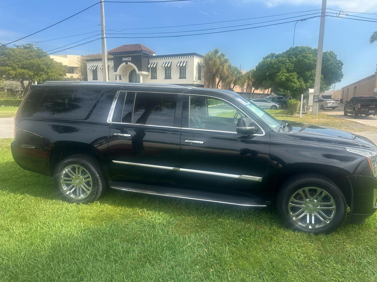 Cadillac Escalade ESV 2WD Standard 2018