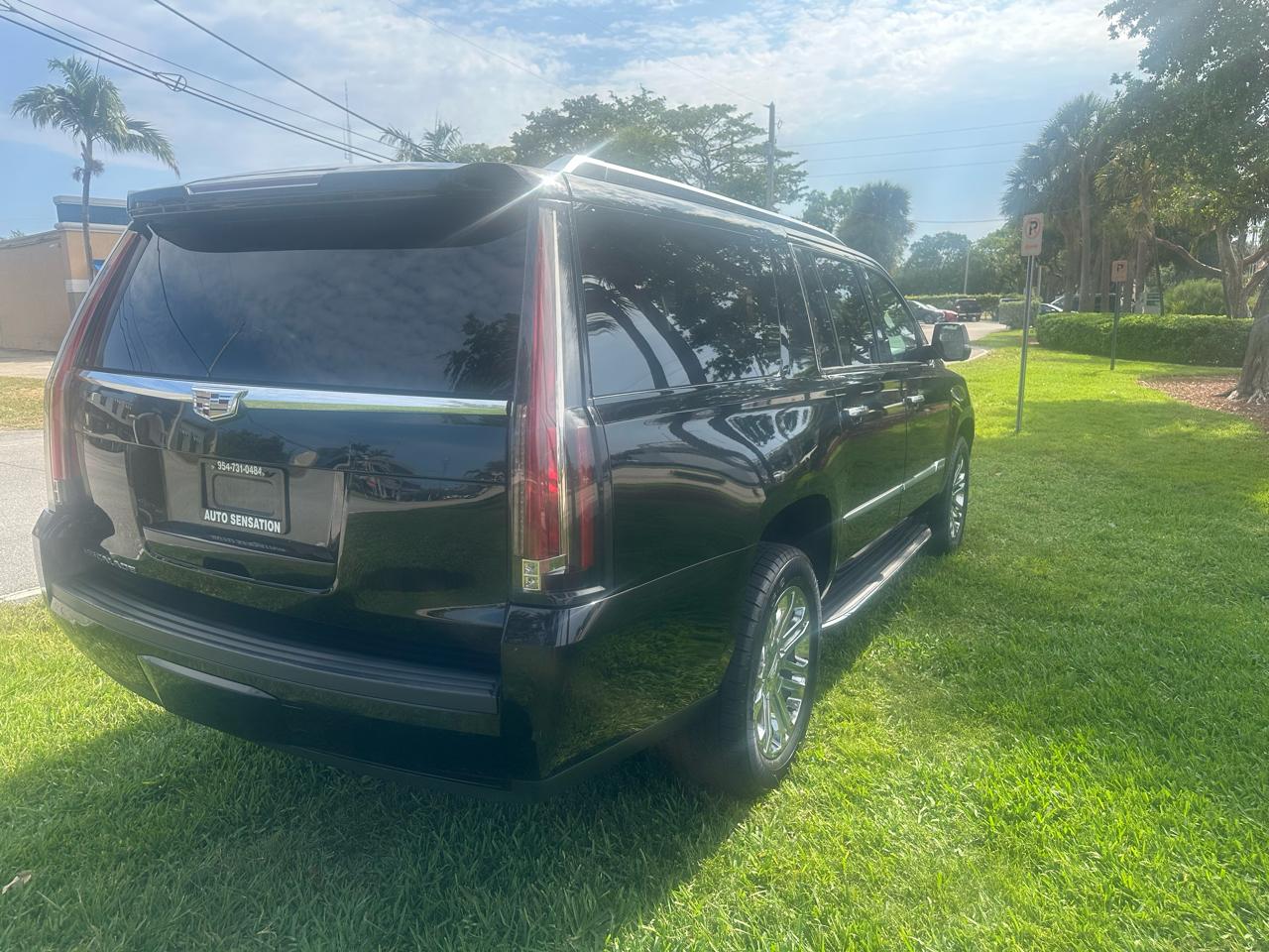 Cadillac Escalade ESV 2WD Standard 2018