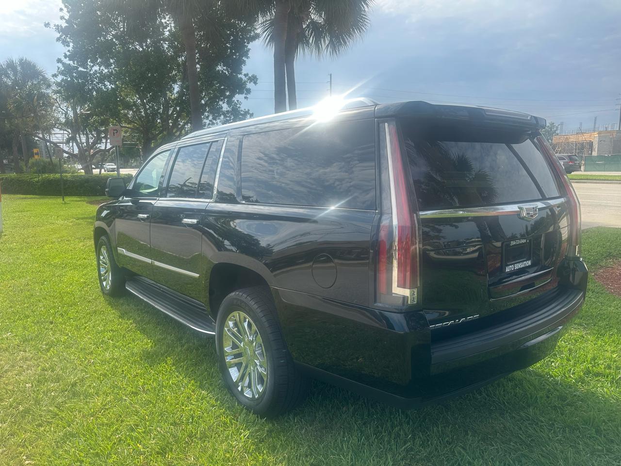 Cadillac Escalade ESV 2WD Standard 2018
