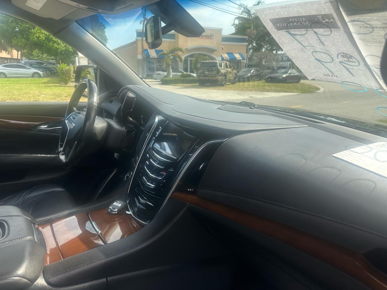 Cadillac Escalade ESV 2WD Standard 2018