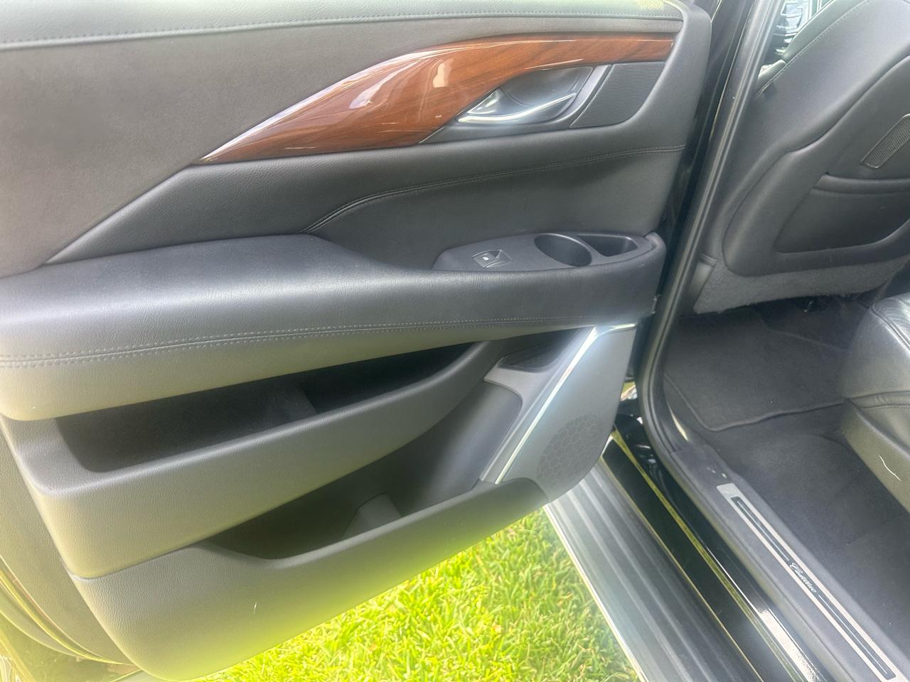 Cadillac Escalade ESV 2WD Standard 2018