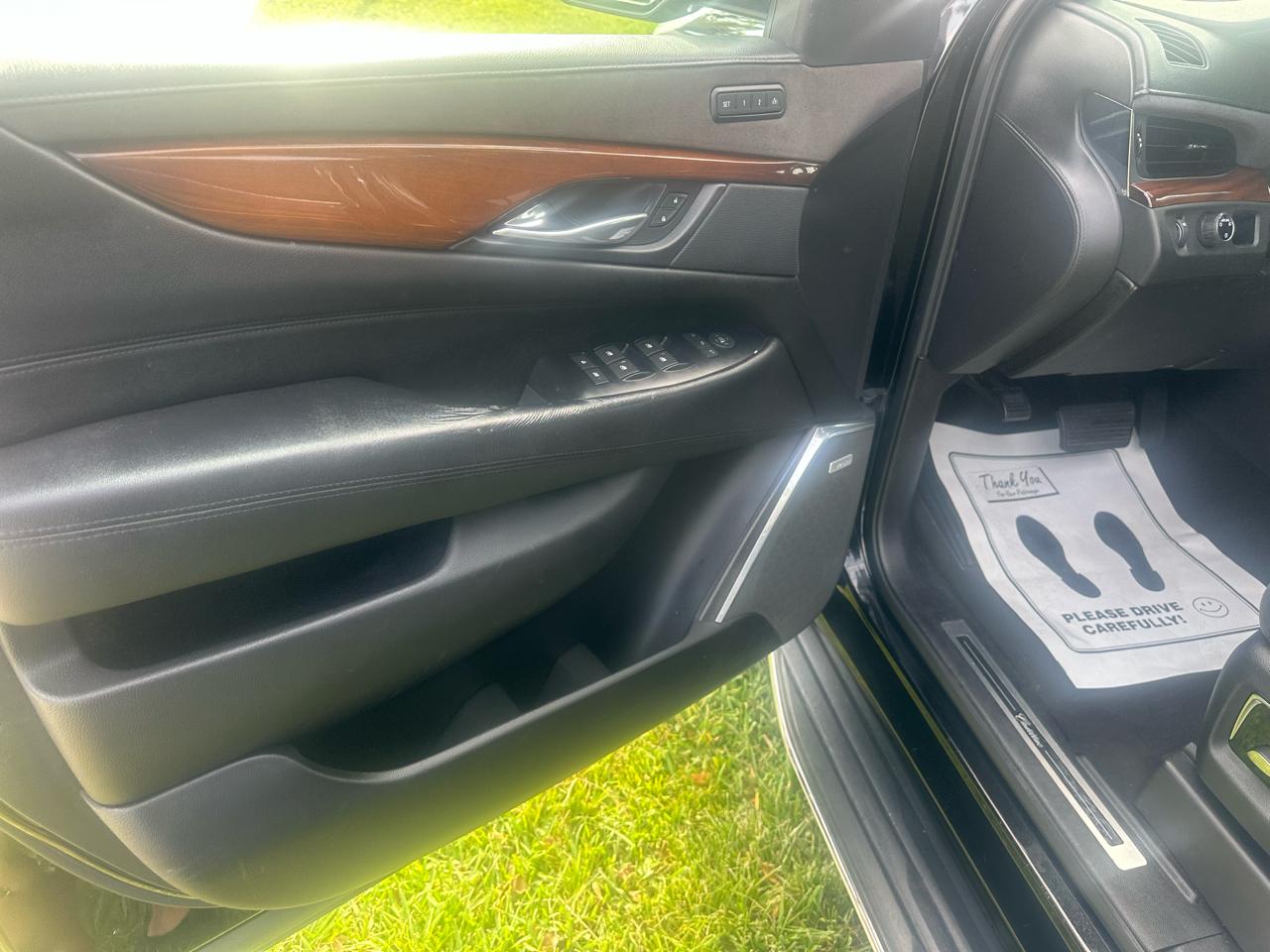 Cadillac Escalade ESV 2WD Standard 2018