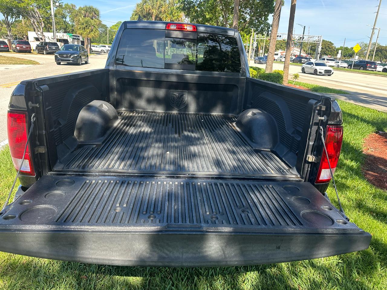 RAM 1500 2WD Quad Cab 140.5" Lone Star 2015