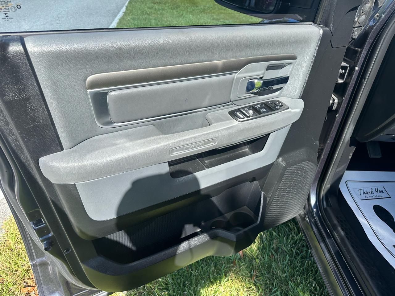 RAM 1500 2WD Quad Cab 140.5" Lone Star 2015