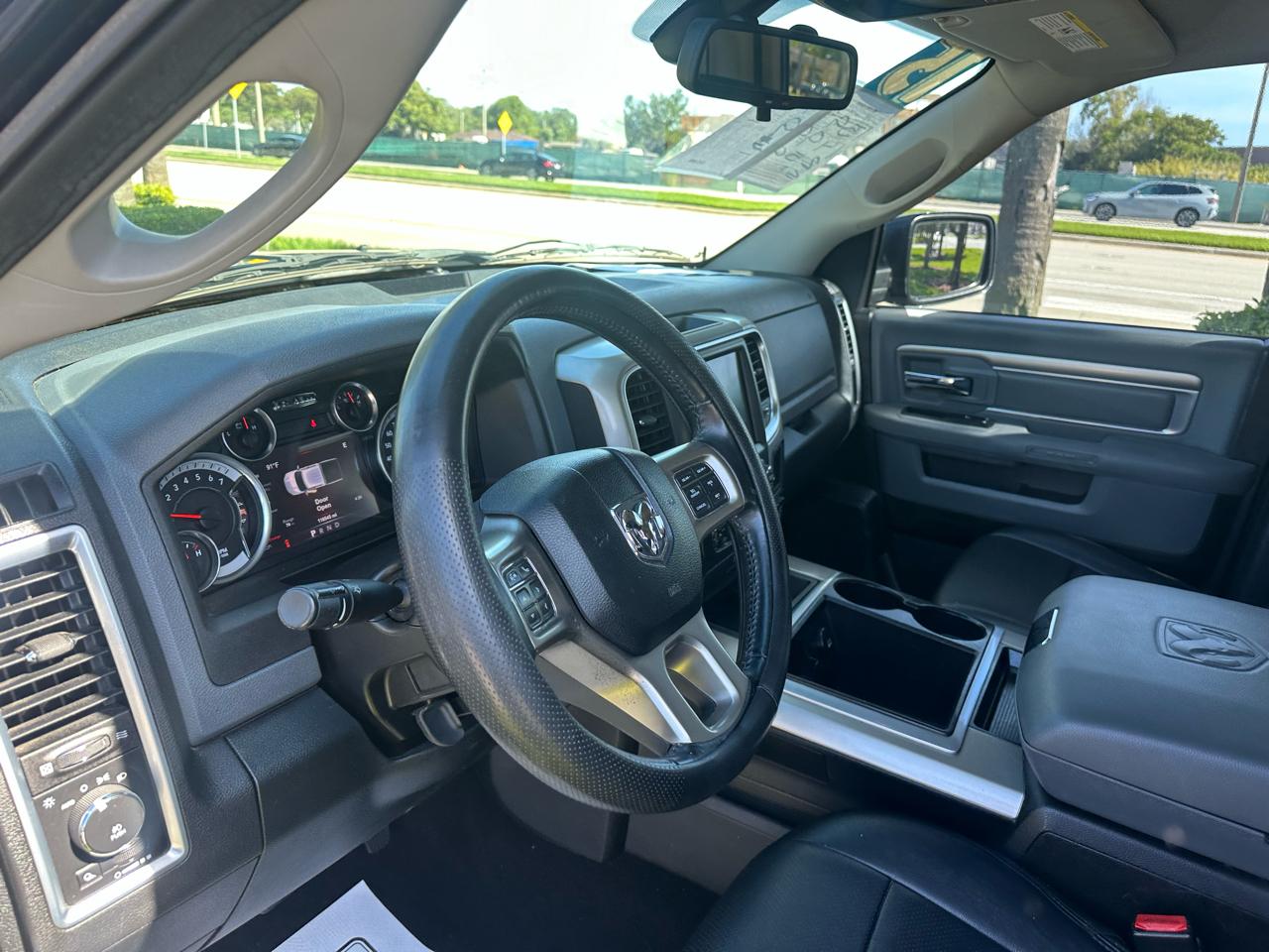 RAM 1500 2WD Quad Cab 140.5" Lone Star 2015
