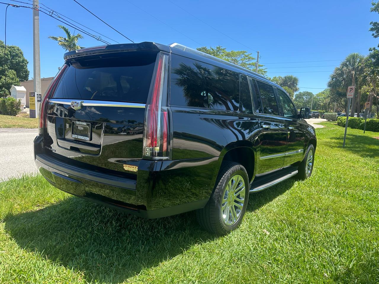 Cadillac Escalade ESV 2WD Standard 2018