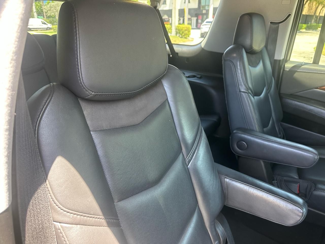 Cadillac Escalade ESV 2WD Standard 2018