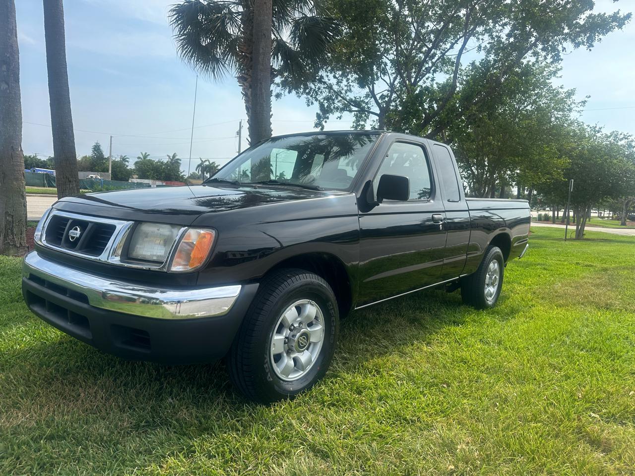 Nissan Frontier LE Crew Cab 2WD 2000