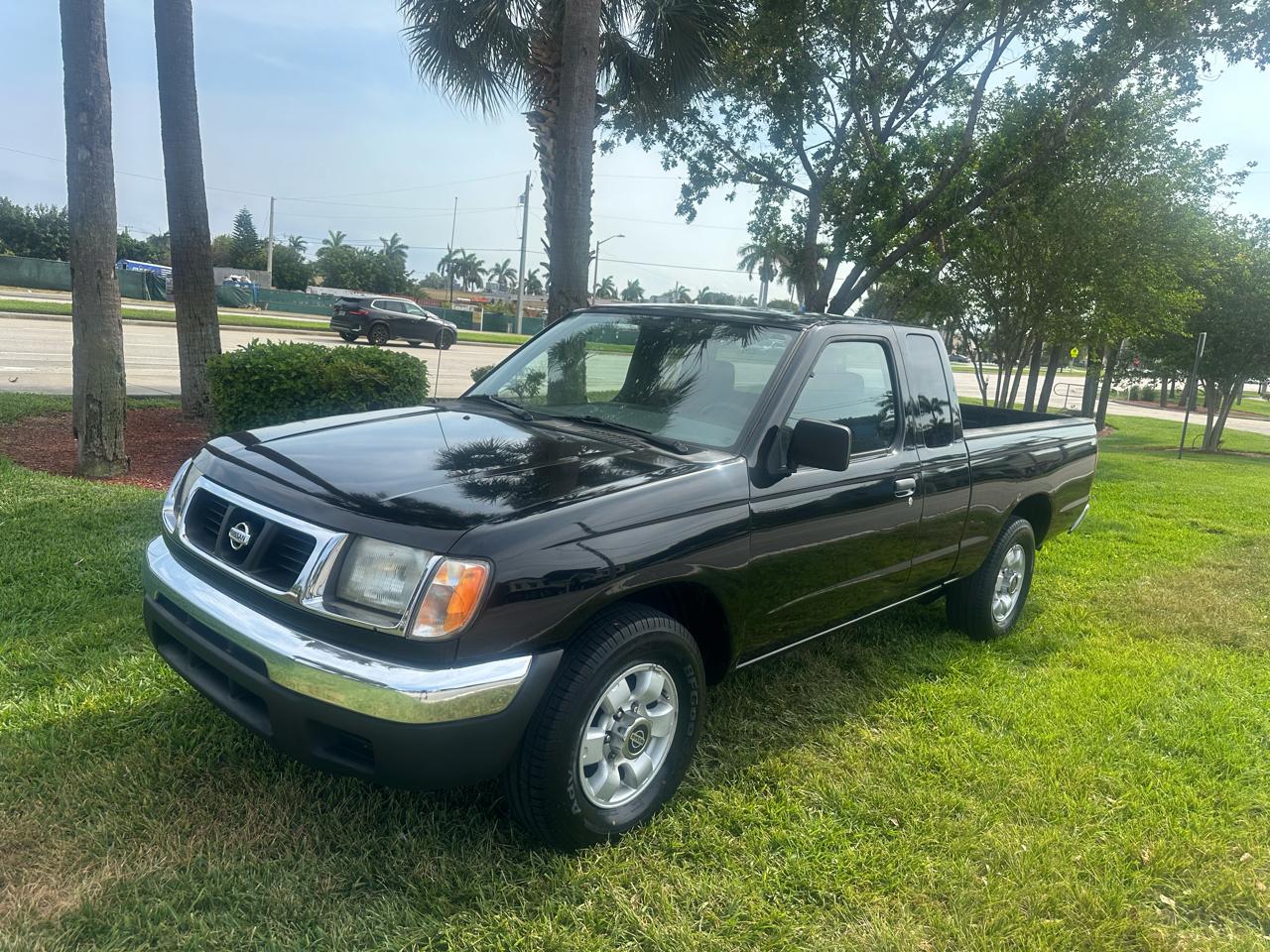 Nissan Frontier LE Crew Cab 2WD 2000