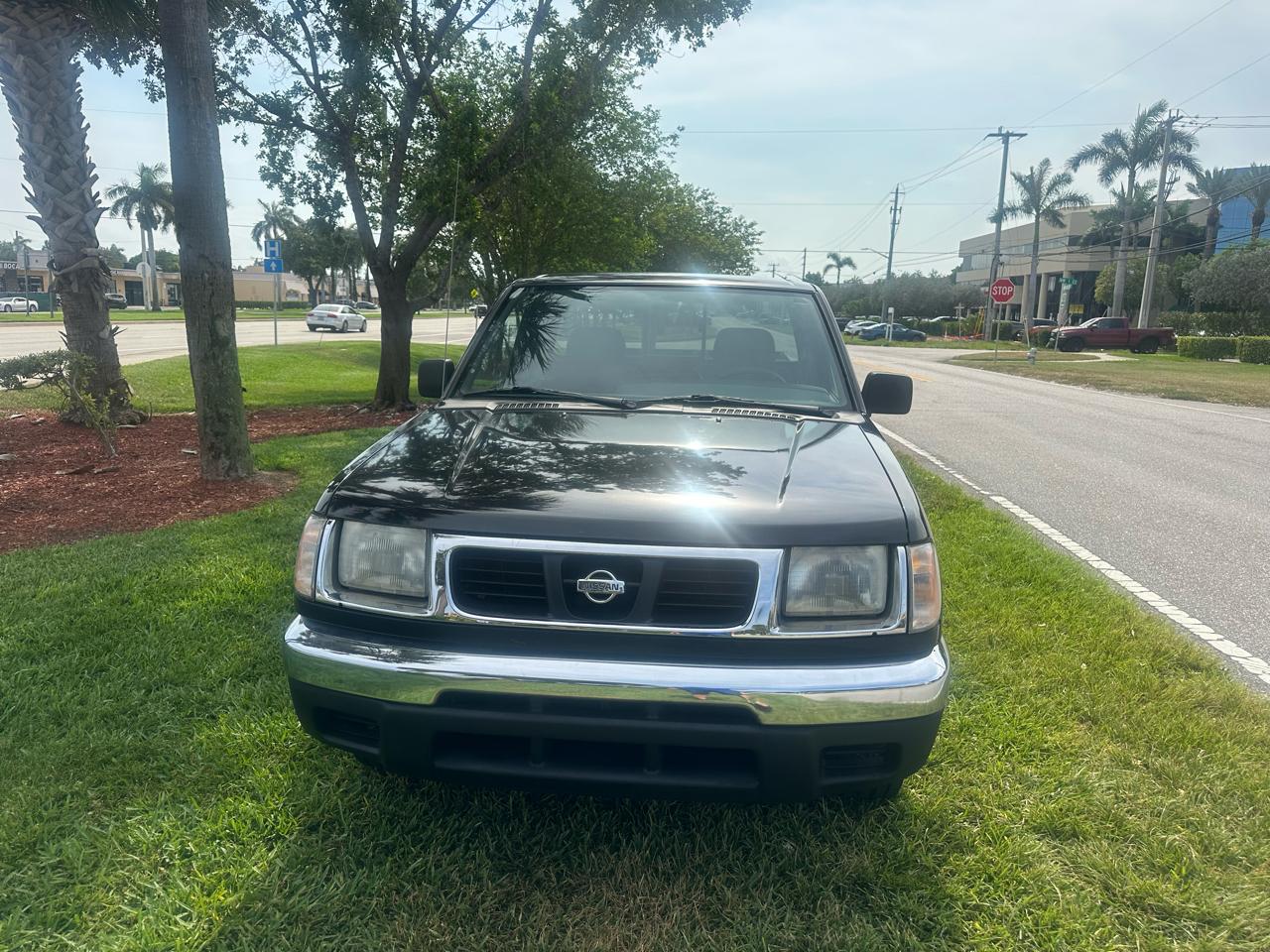 Nissan Frontier LE Crew Cab 2WD 2000