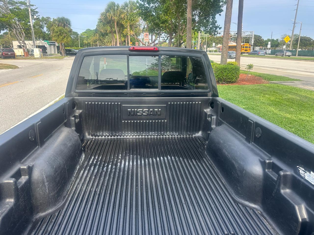 Nissan Frontier LE Crew Cab 2WD 2000