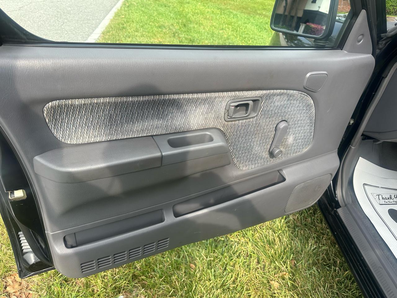 Nissan Frontier LE Crew Cab 2WD 2000