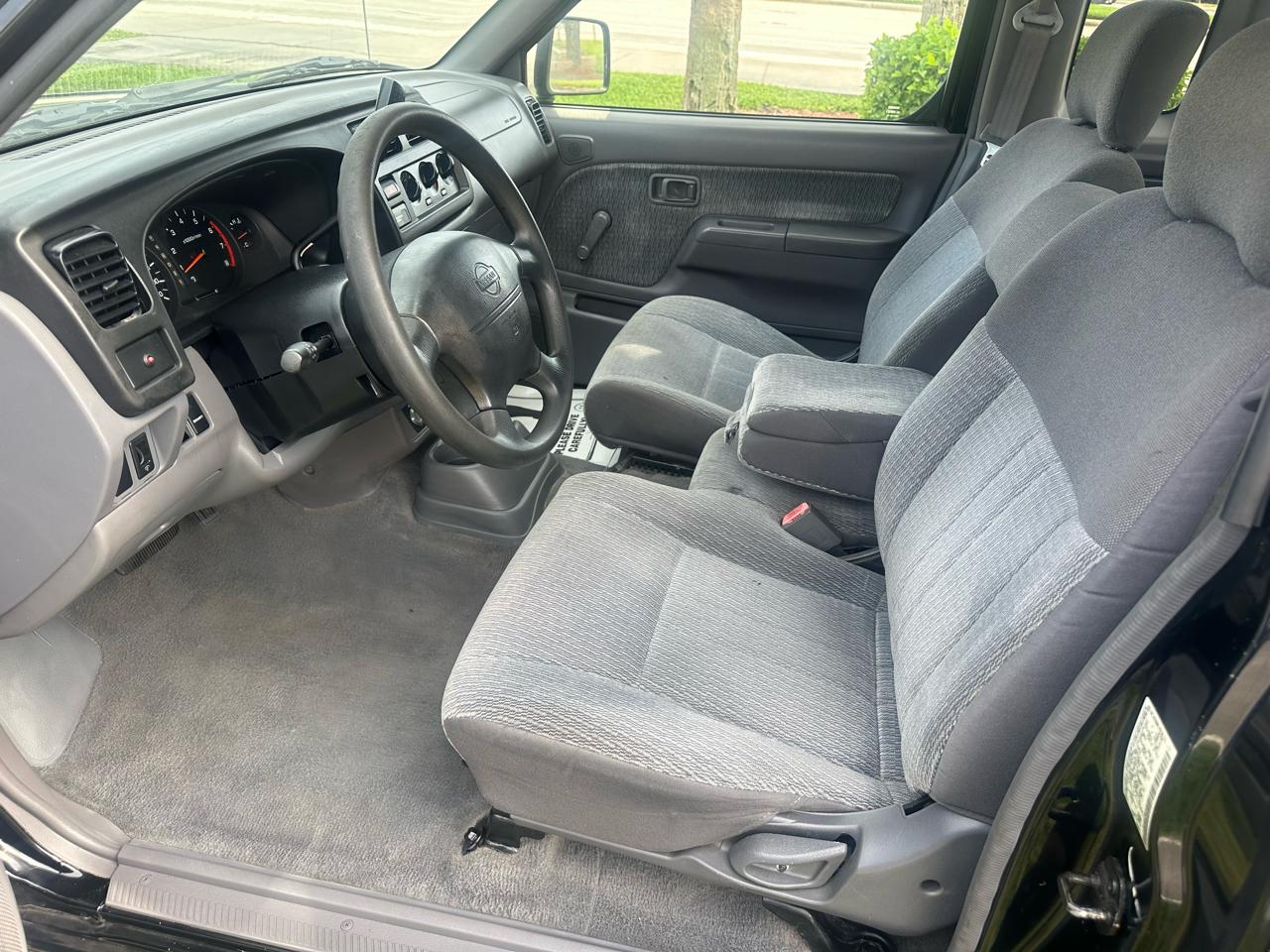 Nissan Frontier LE Crew Cab 2WD 2000