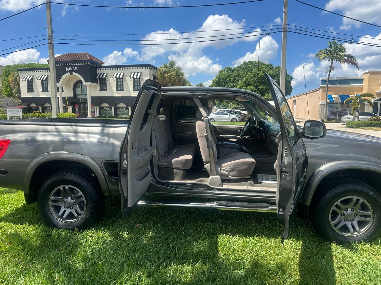 Toyota Tundra Limited Access Cab 2WD 2004