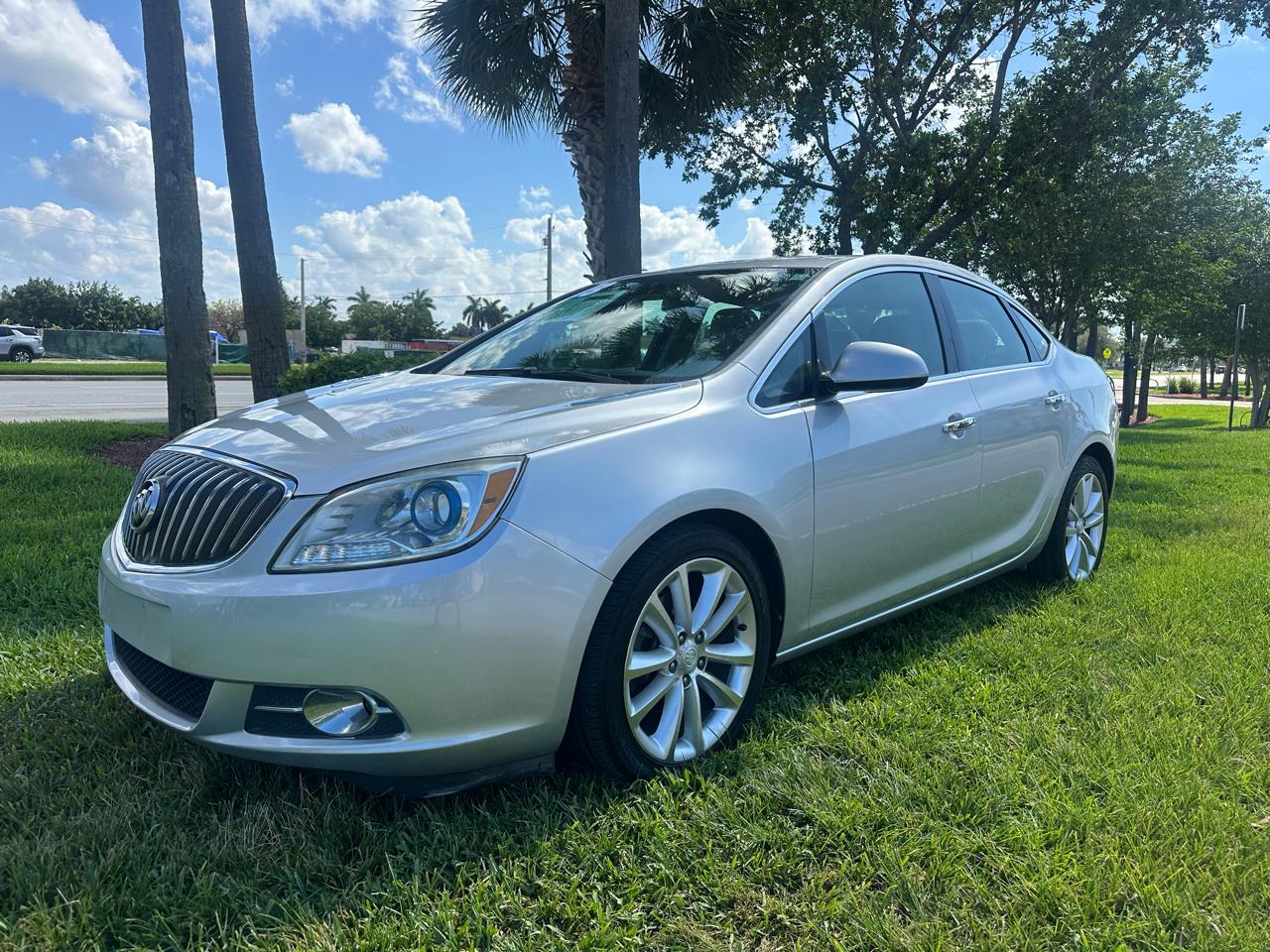 Buick Verano Base 2013