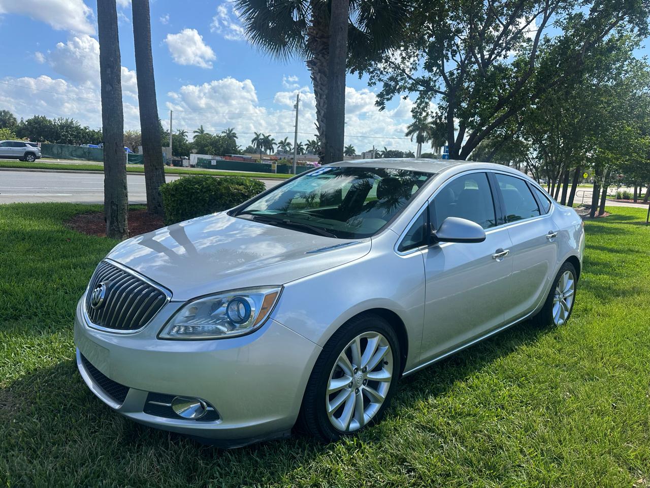 Buick Verano Base 2013