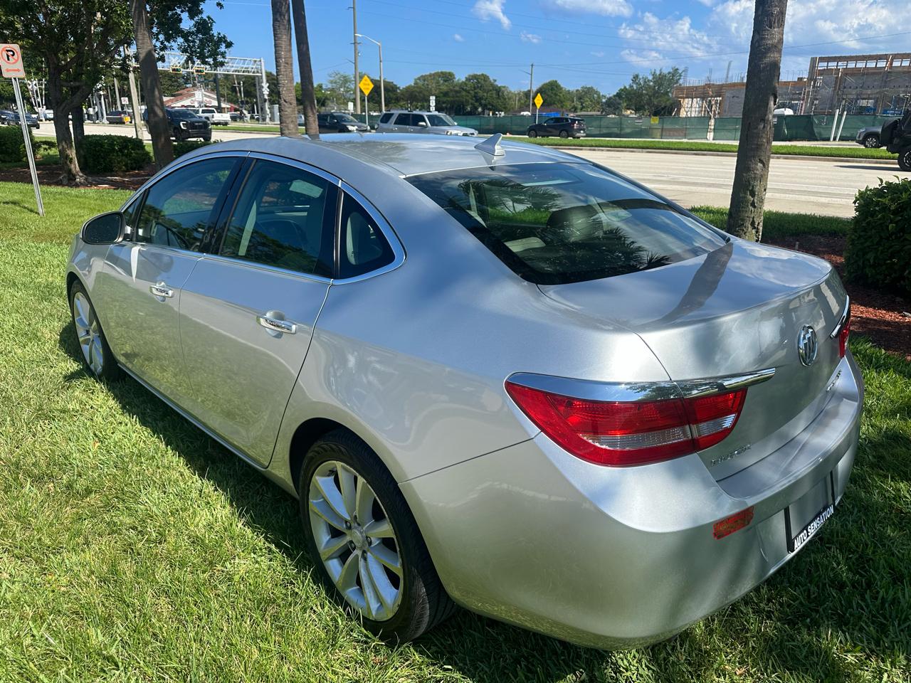 Buick Verano Base 2013