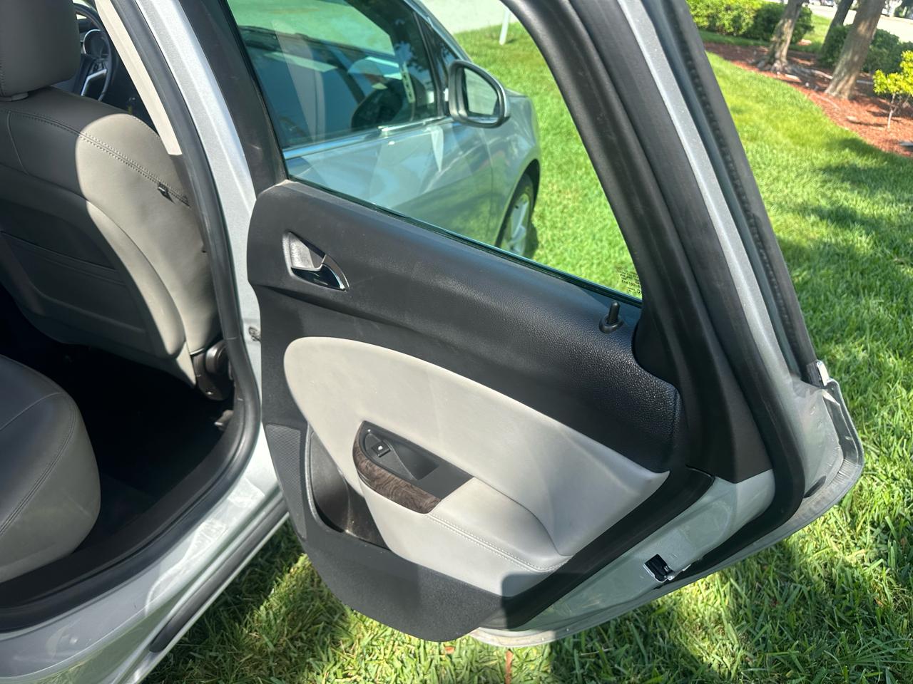 Buick Verano Base 2013
