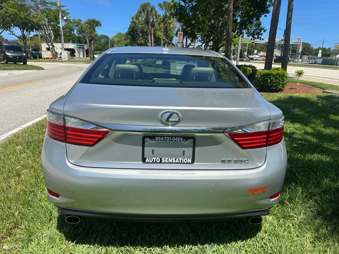 Lexus ES 350 Sedan 2013