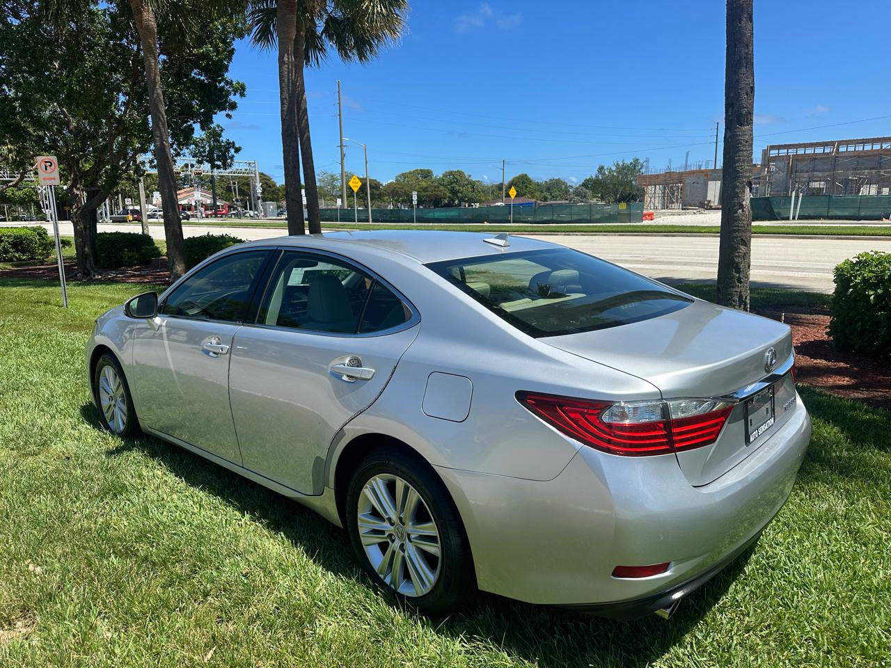 Lexus ES 350 Sedan 2013
