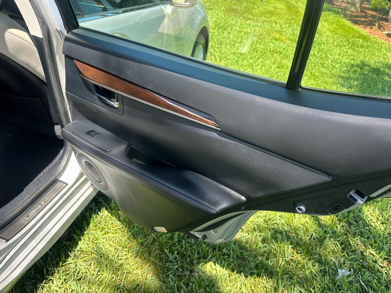 Lexus ES 350 Sedan 2013