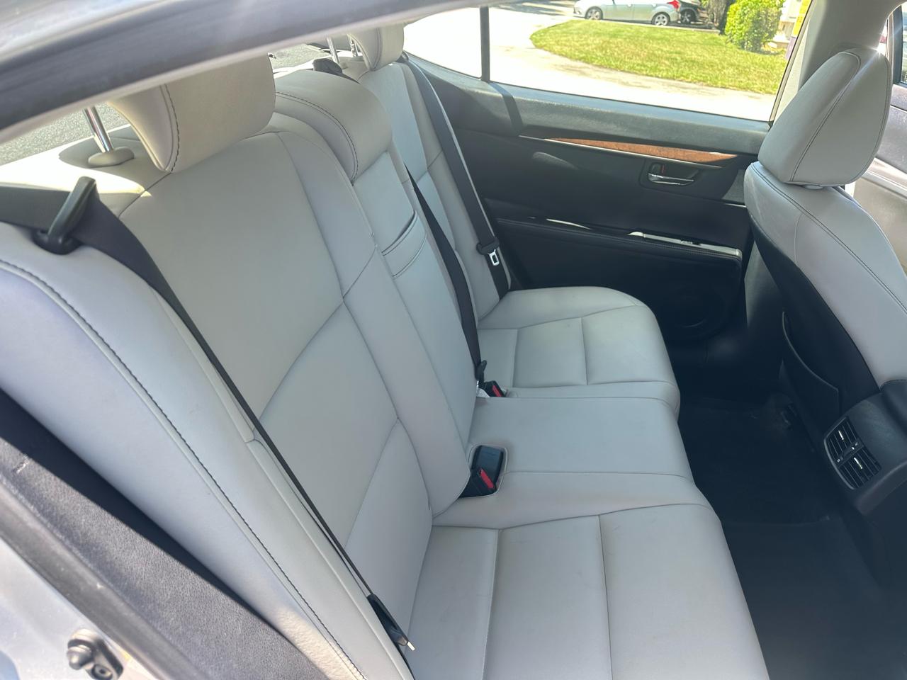 Lexus ES 350 Sedan 2013