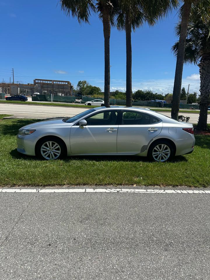 Lexus ES 350 Sedan 2013