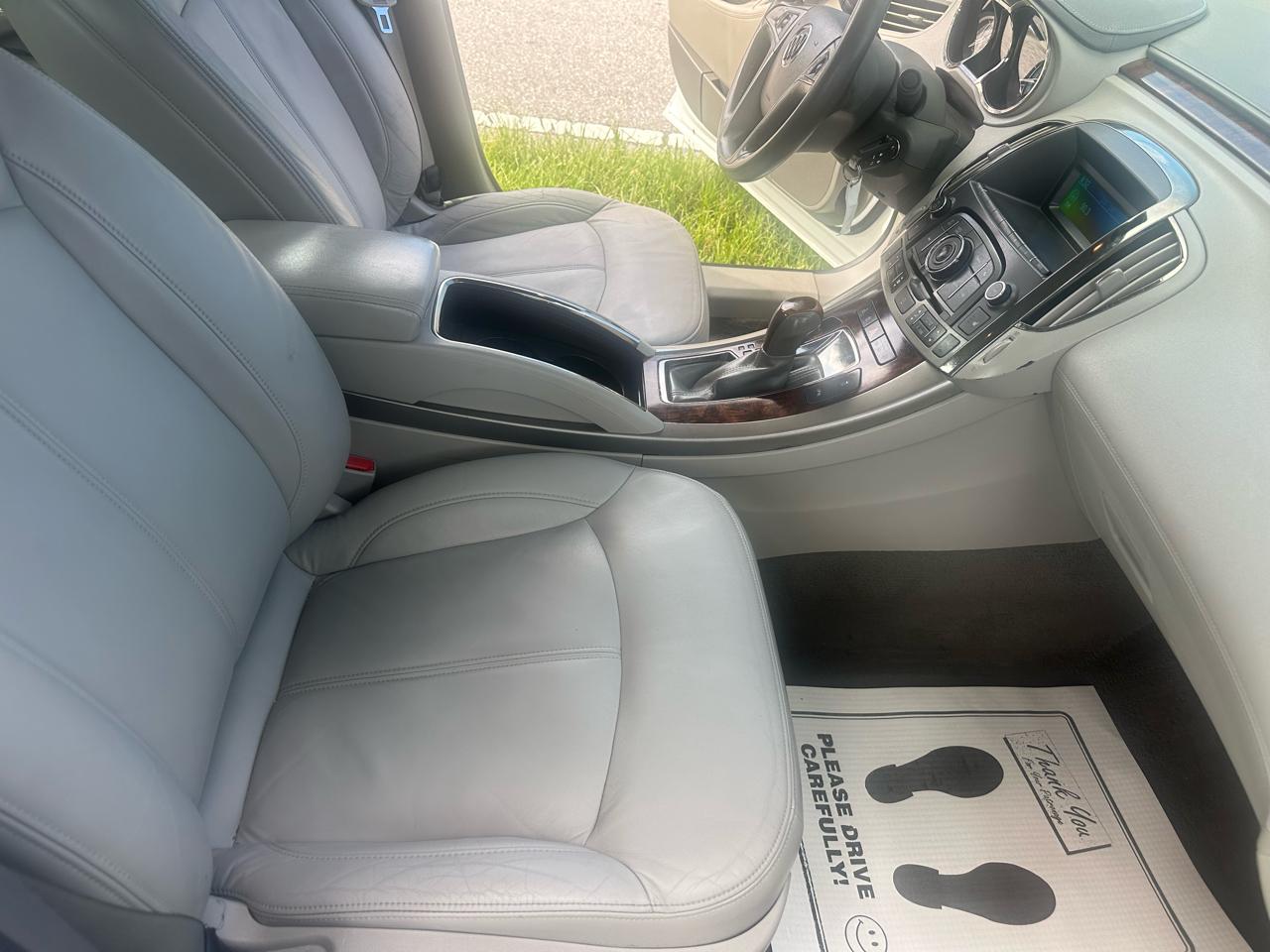 Buick LaCrosse CXL FWD 2010