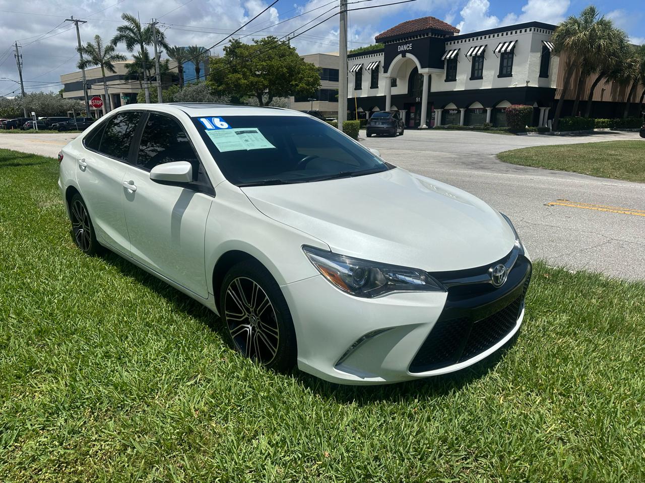 Toyota Camry XLE 2016