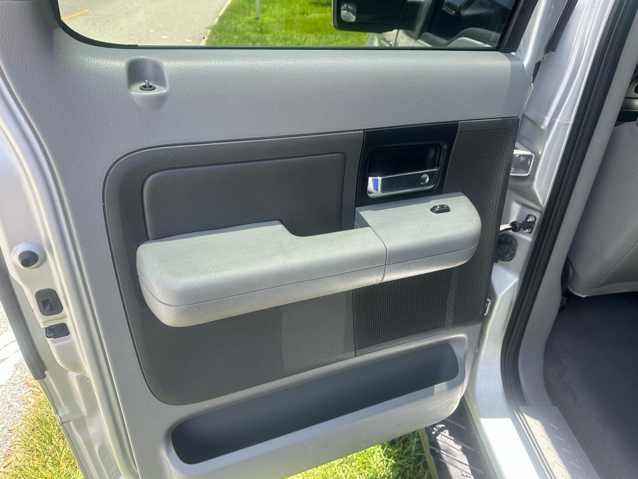 Ford F-150 2WD Supercab 163" XLT 2006