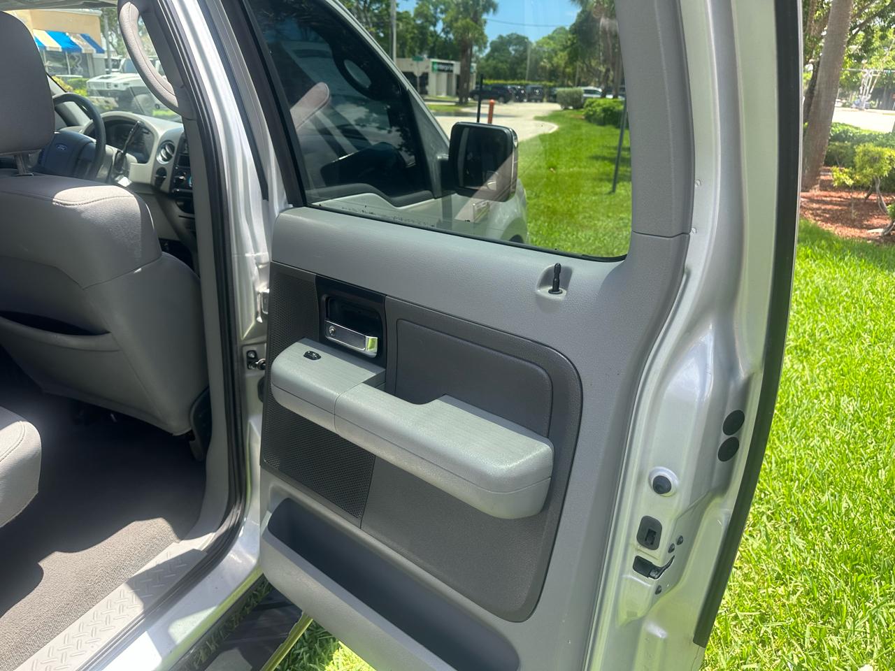 Ford F-150 2WD Supercab 163" XLT 2006