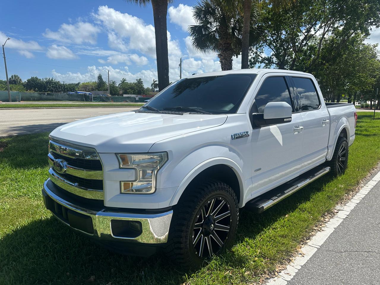Ford F-150 2WD SuperCrew 139" Lariat 2015