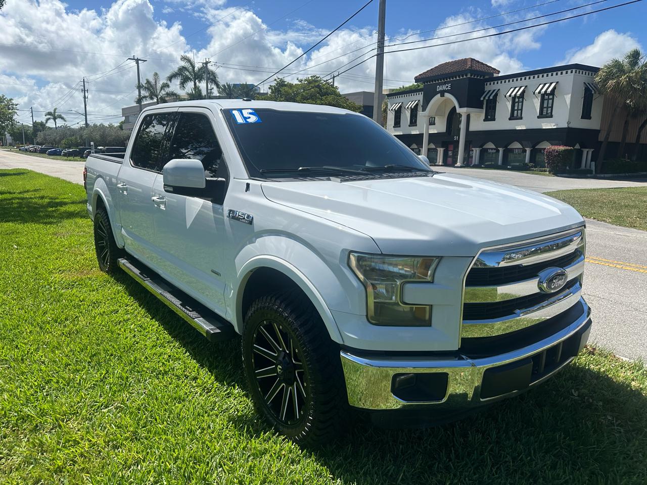 Ford F-150 2WD SuperCrew 139" Lariat 2015